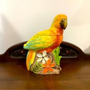 Beautiful parrot cookie jar in excellent condition.
